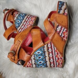 UNLISTED KENNETH COLE 8.5 SANDALS BEND THE RULES